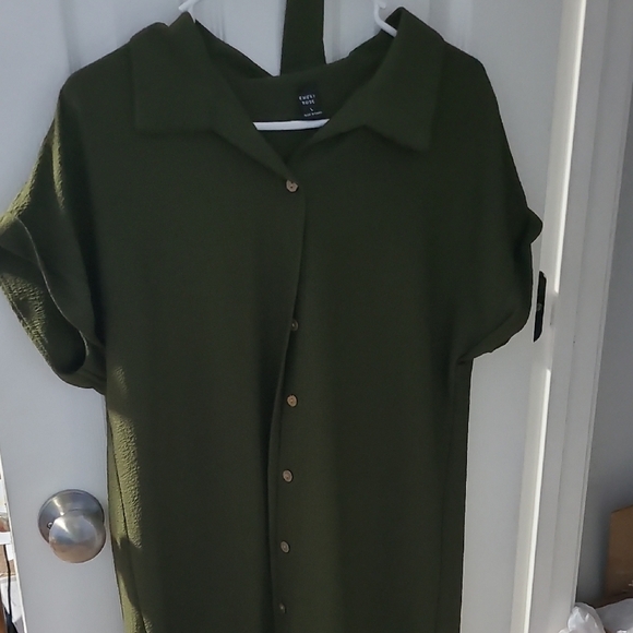 Green Button-Up Shirt - Picture 1 of 1